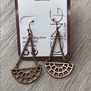 Brand new never been worn gold earrings!
